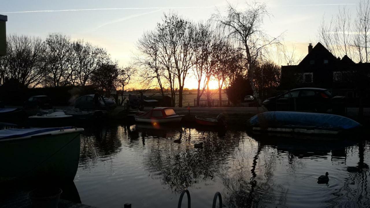 Out Of Amsterdam, River Apartment Close To City Broek in Waterland Exterior foto
