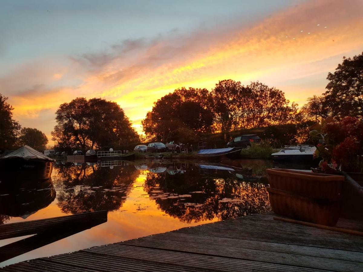 Out Of Amsterdam, River Apartment Close To City Broek in Waterland Exterior foto
